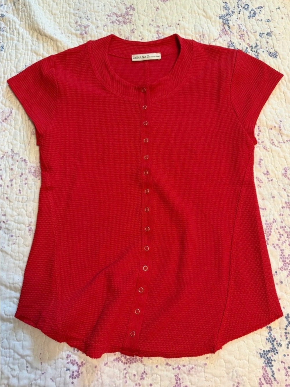 Zenana Outfitters Red Short-Sleeve Button-Front Knit Top